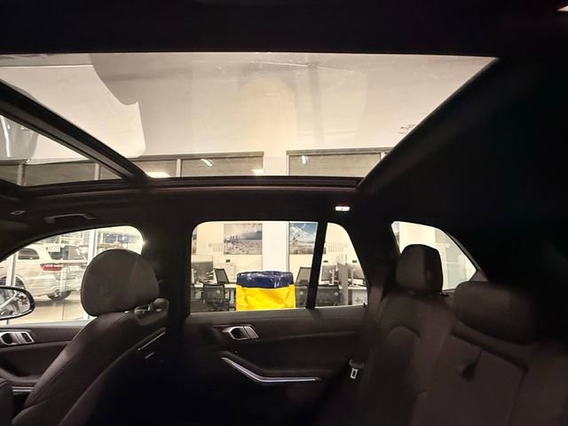 Used 2022 BMW X5 xDrive40i w/ Climate Comfort Package image 41