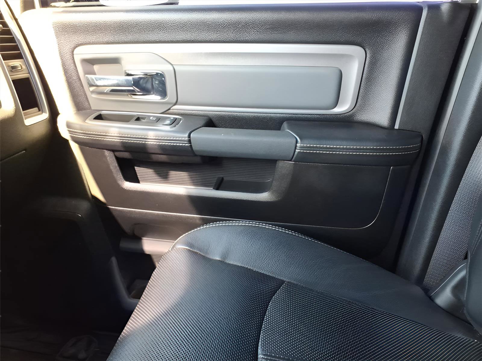 Used 2018 RAM 2500 Power Wagon w/ Leather & Luxury Group image 28