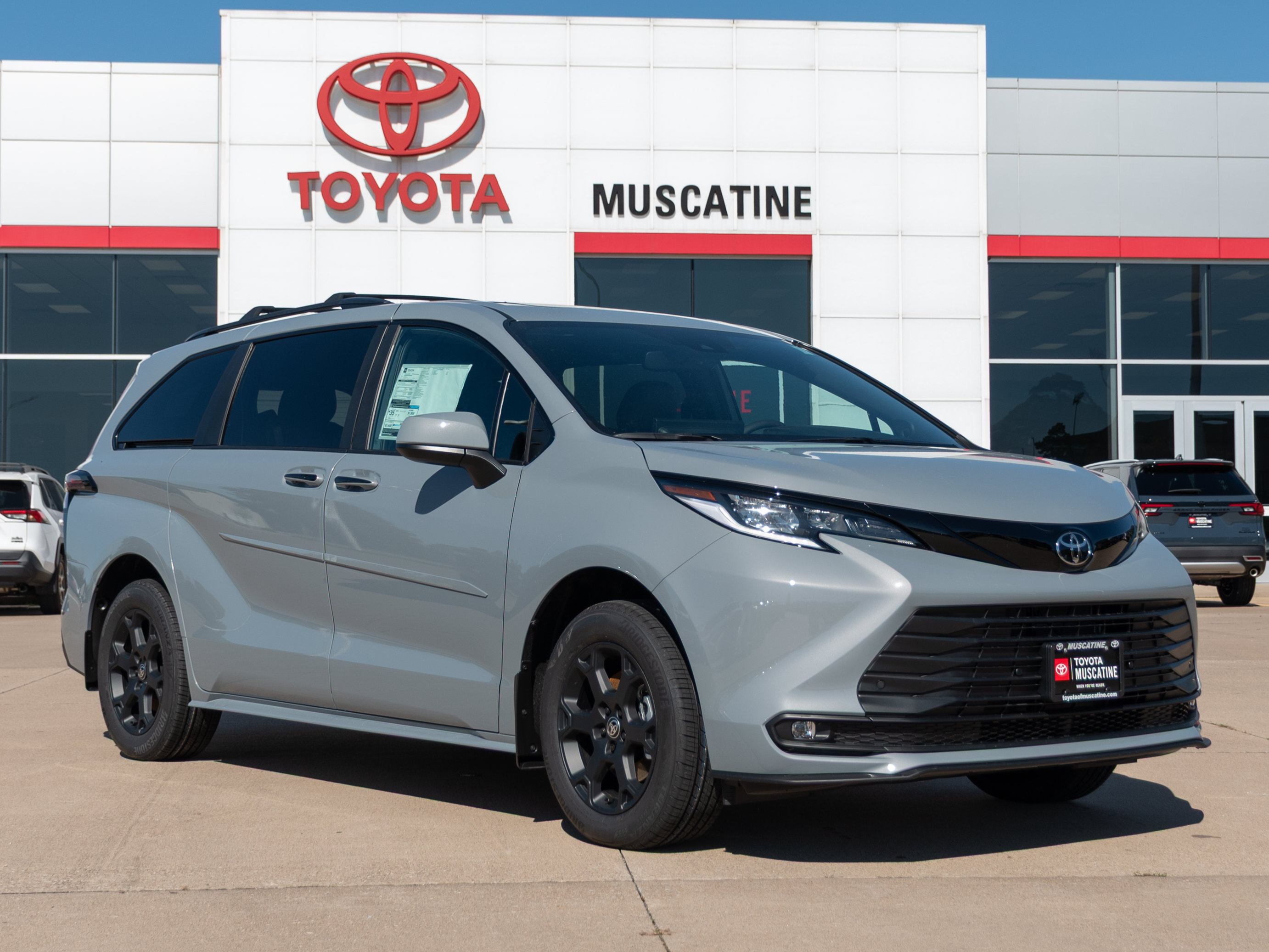 New 2026 Toyota Sienna XLE Woodland Edition AWD/4WD image 1
