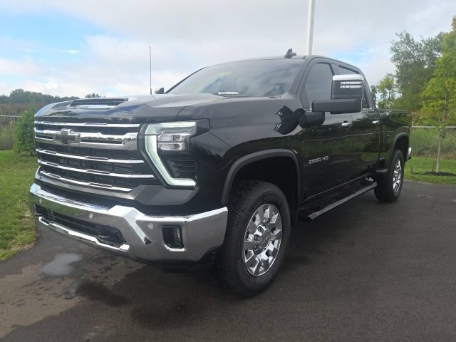 Used 2025 Chevrolet Silverado 2500 LTZ w/ LTZ Plus Package AWD/4WD image 2
