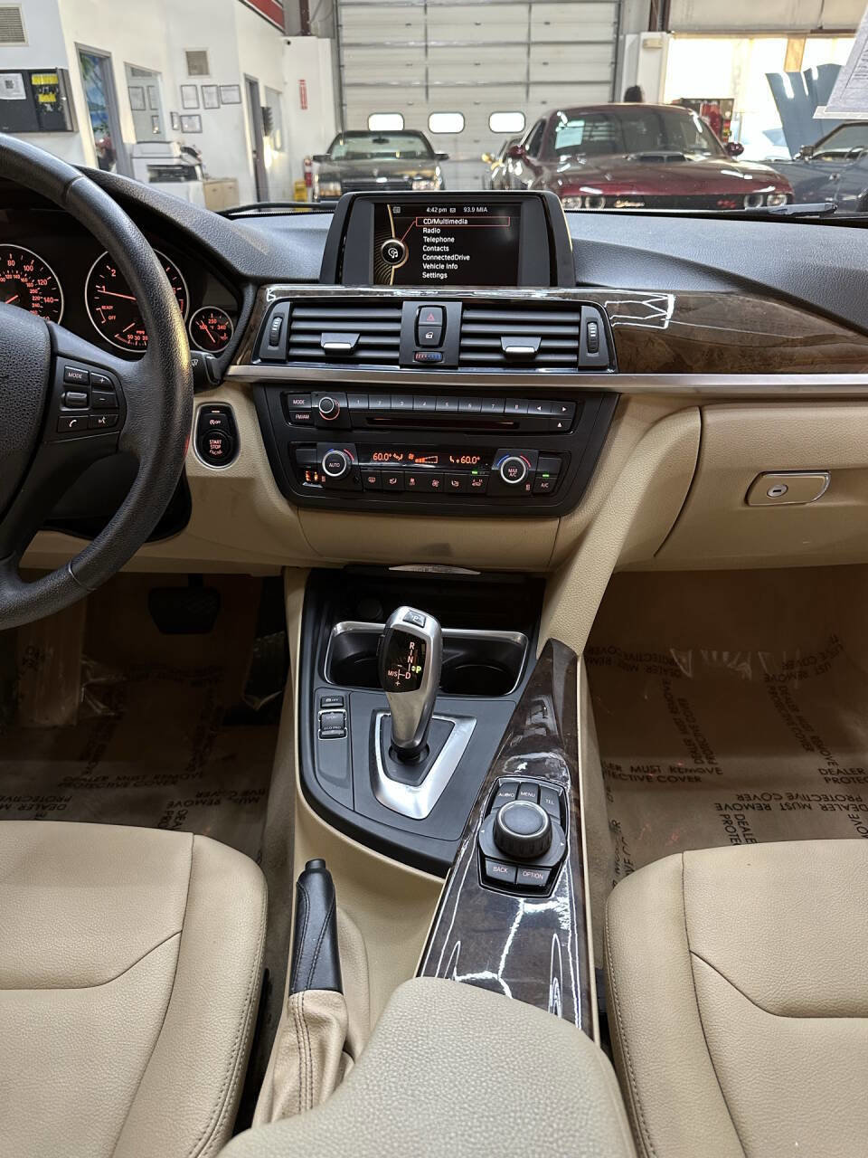 Used 2014 BMW 320i 320i 4dr Sedan image 26