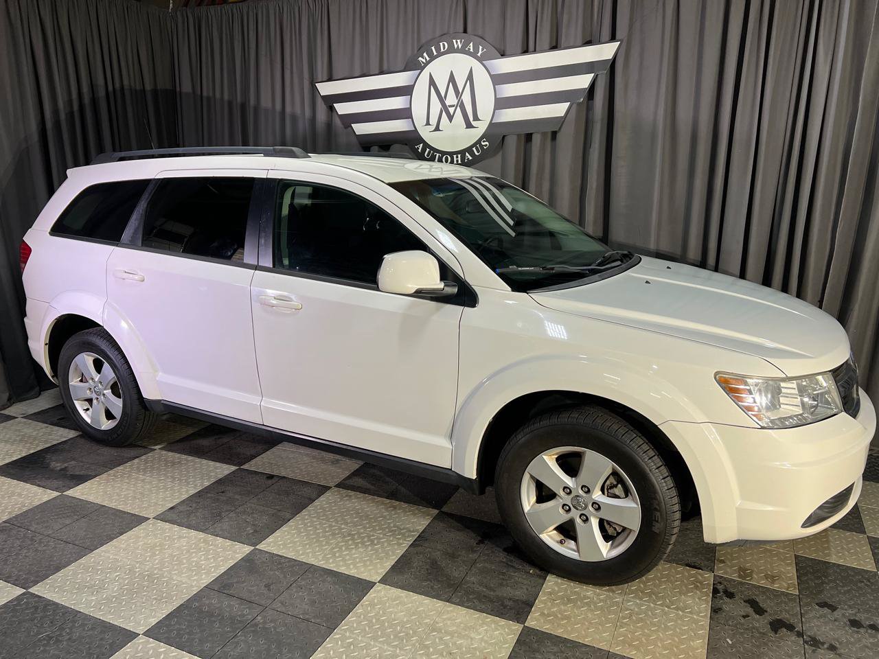 Used 2010 Dodge Journey SXT w/ Flexible Seating Group FWD image 3