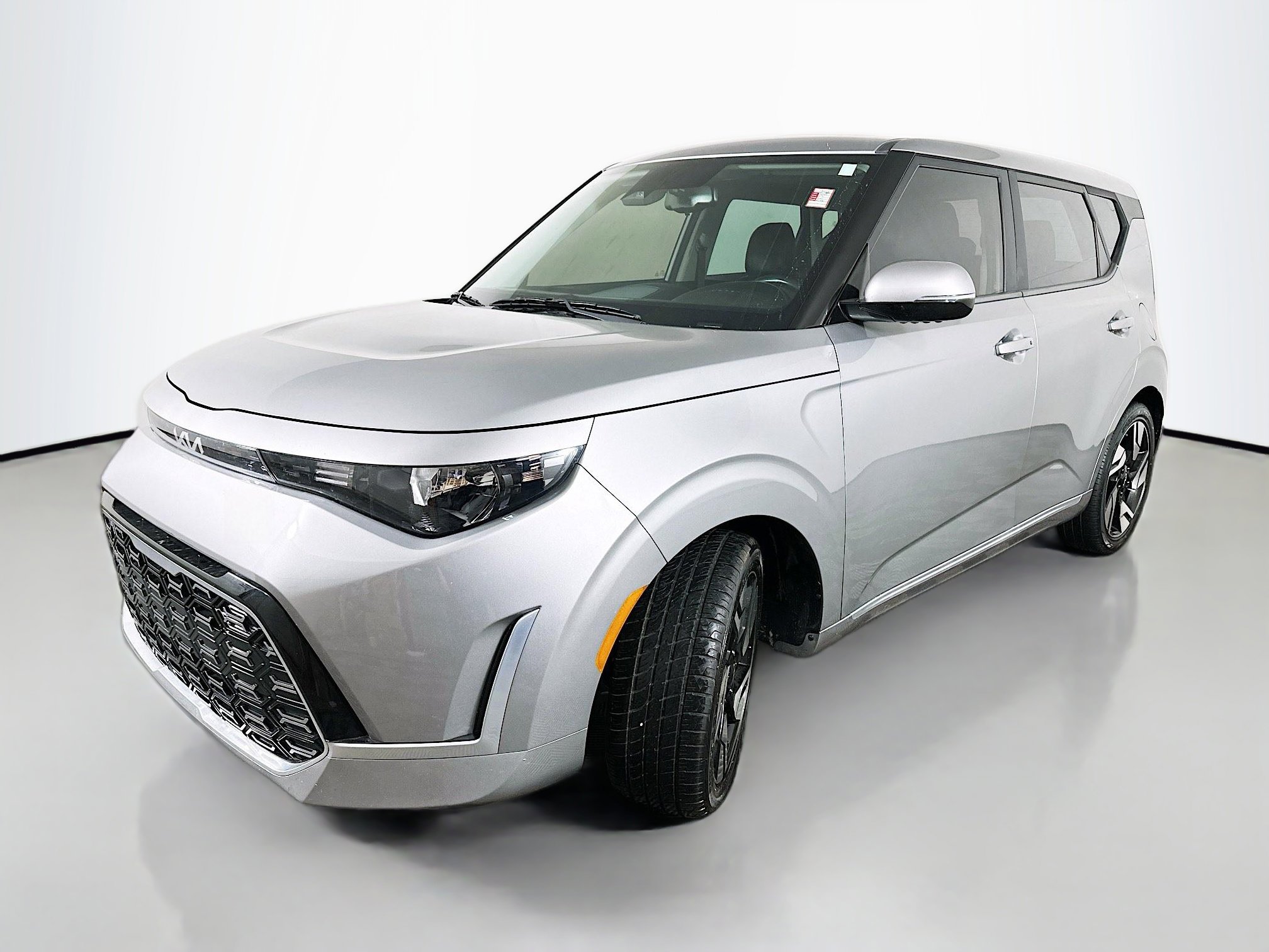 Certified 2023 Kia Soul GT-Line image 3