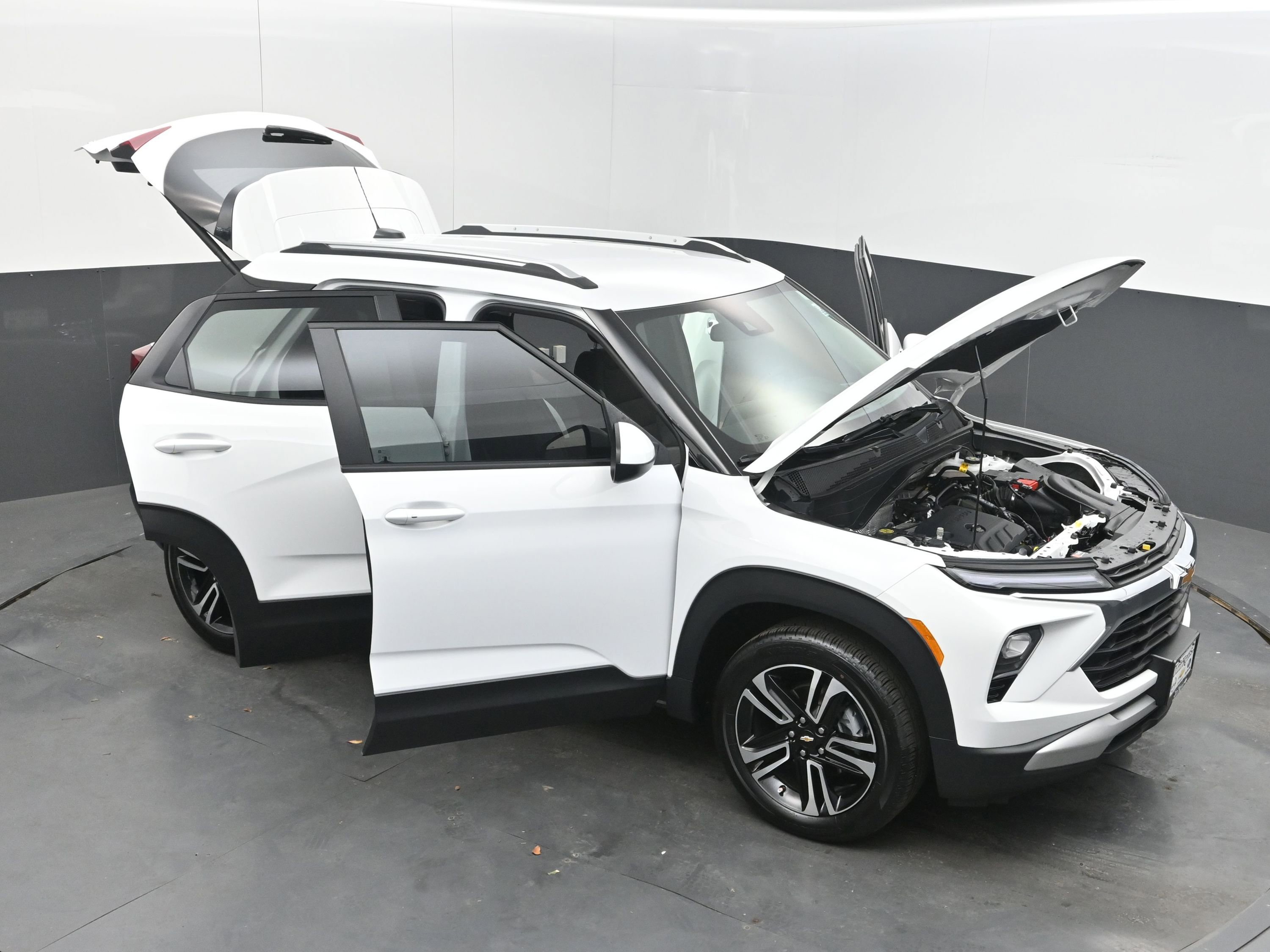 Used 2024 Chevrolet TrailBlazer LT w/ Convenience Package AWD/4WD image 40