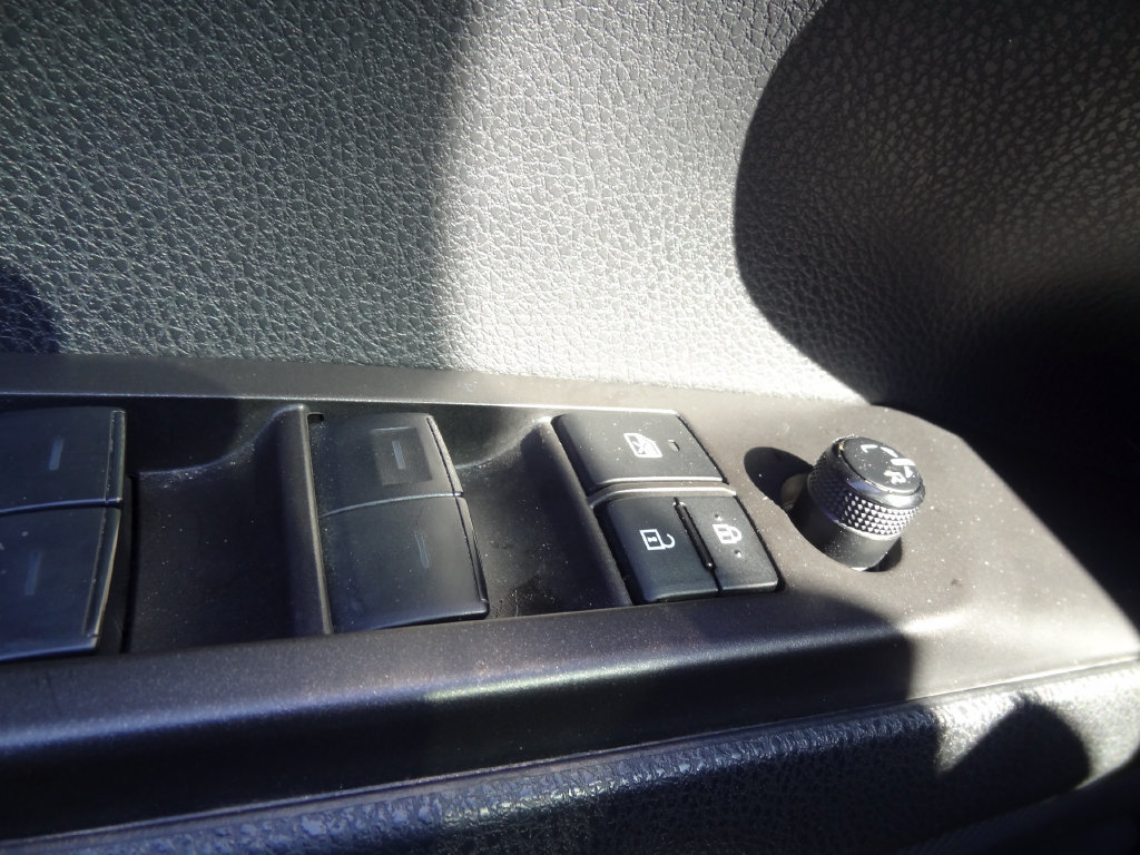 Used 2023 Toyota Camry LE FWD image 7