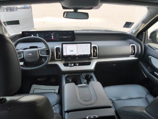 Used 2025 Ford Expedition Active RWD image 26