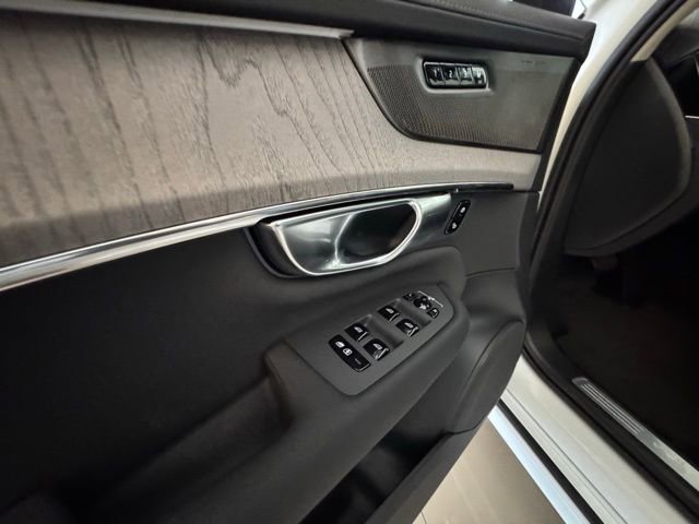 New 2025 Volvo XC90 T8 Ultra w/ Protection Package Premier image 10