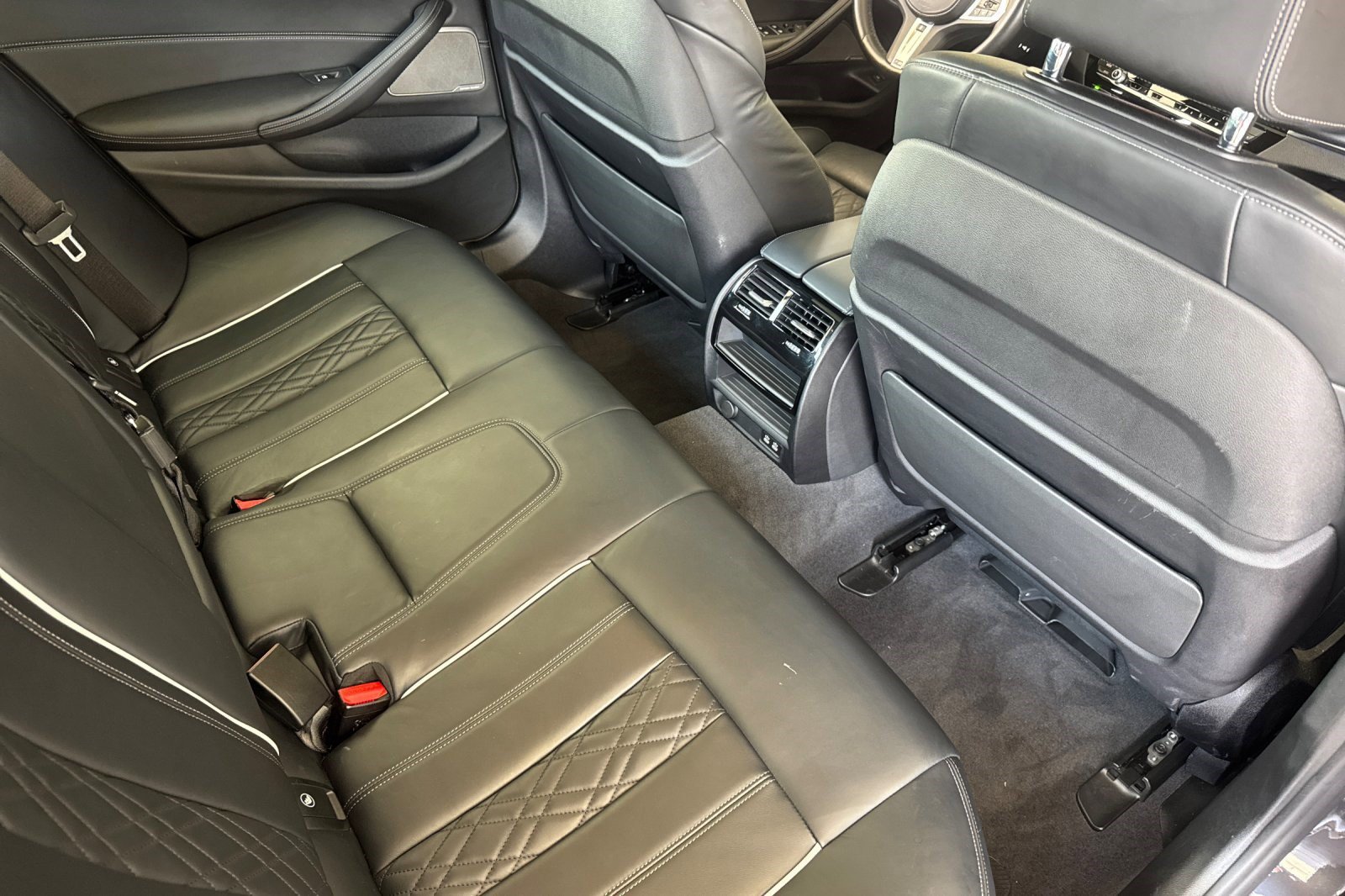 Used 2022 BMW M550i xDrive AWD/4WD image 31