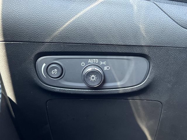 Certified 2024 Buick Encore GX Preferred w/ Comfort Package FWD image 28
