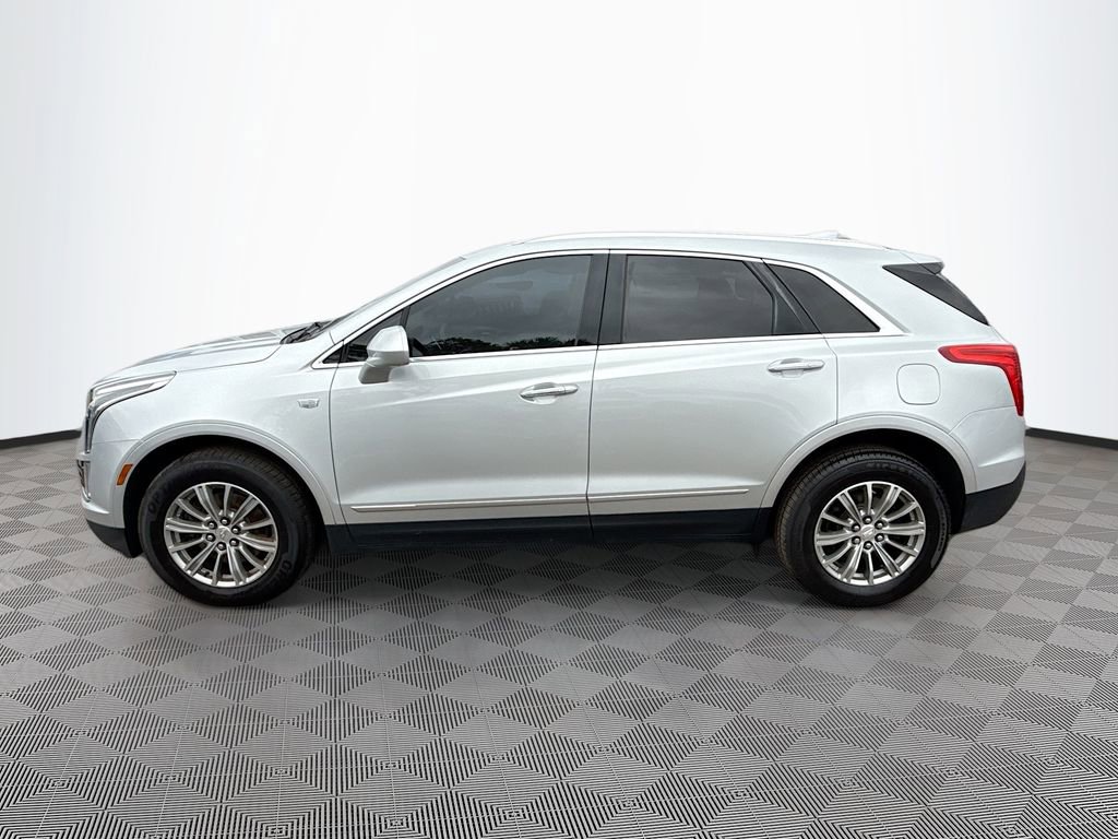 Used 2018 Cadillac XT5 Luxury w/ Driver Awareness Package FWD image 9