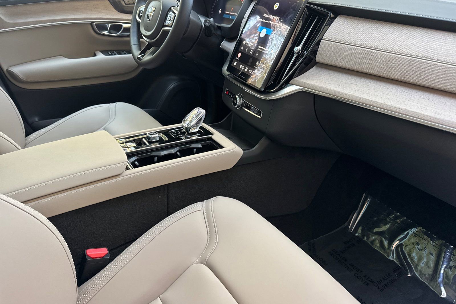 New 2026 Volvo XC90 T8 Plus w/ Protection Package AWD/4WD image 19