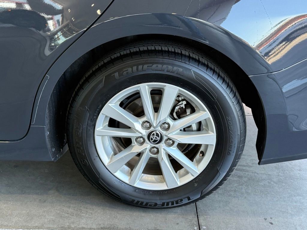 Used 2025 Toyota Camry LE image 16