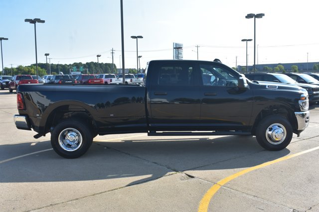 New 2026 RAM 3500 Tradesman AWD/4WD image 4
