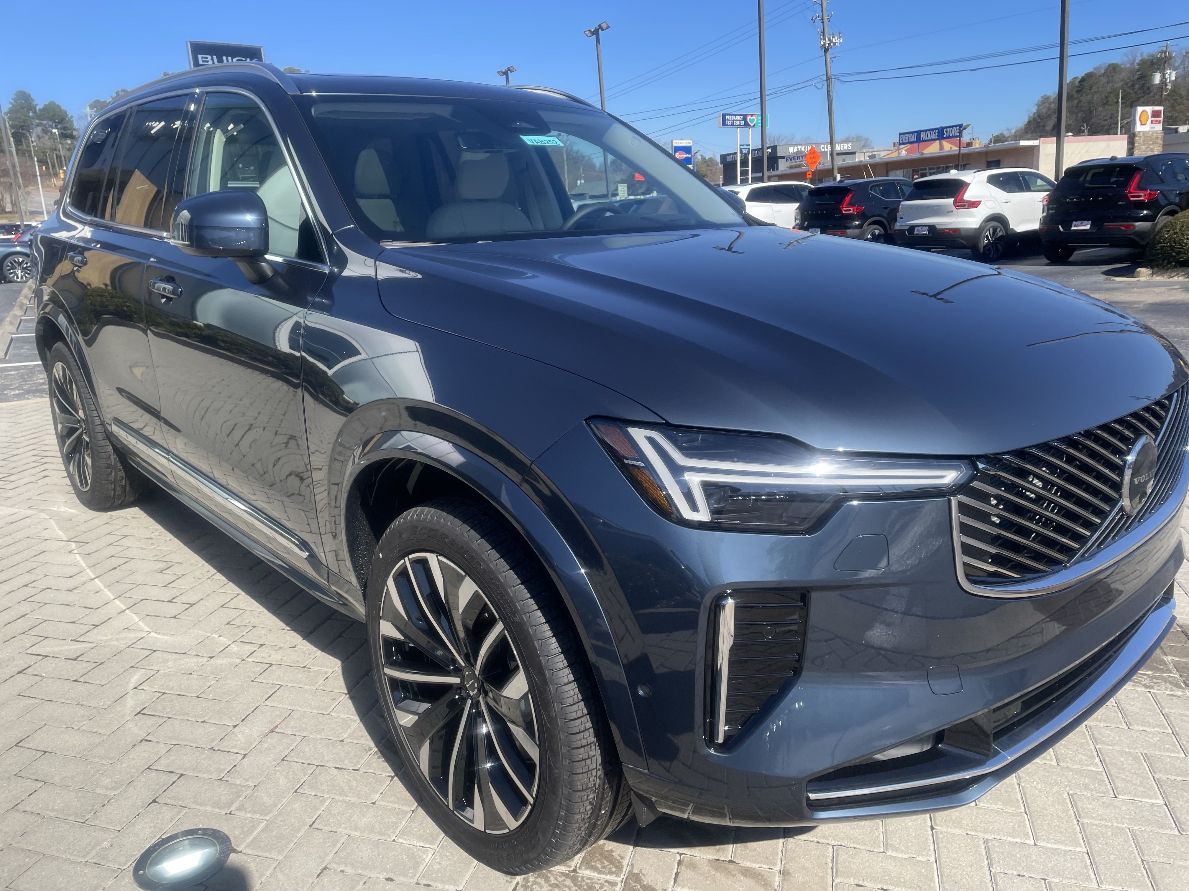 New 2026 Volvo XC90 T8 Ultra w/ Protection Package Premier AWD/4WD image 3
