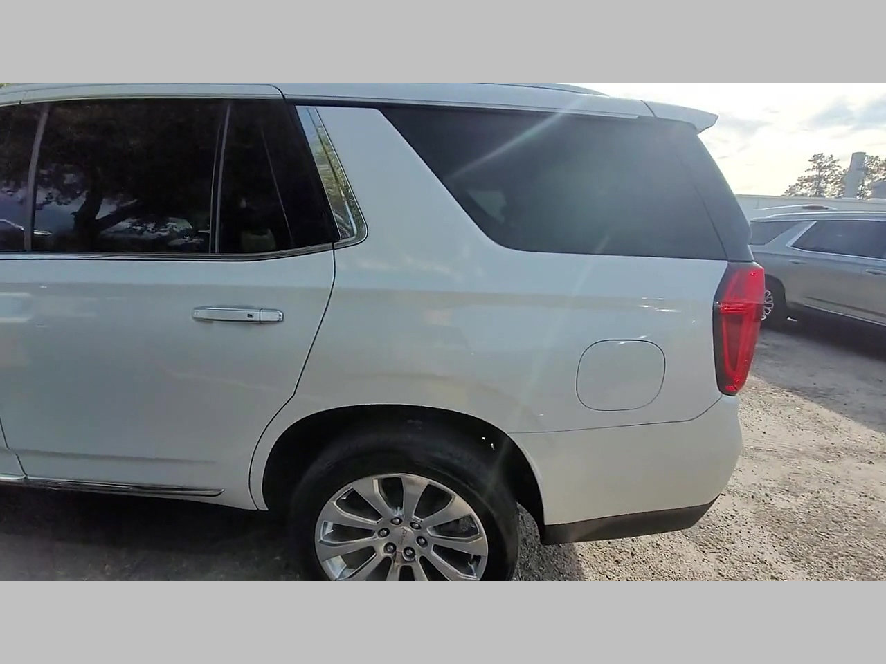 Used 2021 GMC Yukon SLT w/ SLT Luxury Plus Package image 15