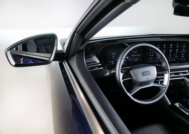 Certified 2025 Audi Q5 Premium Plus w/ Premium Plus image 23