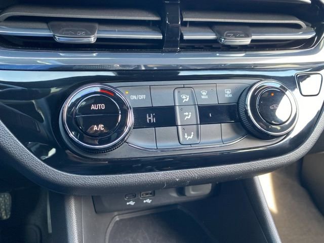 Used 2025 Buick Envista Sport Touring image 38