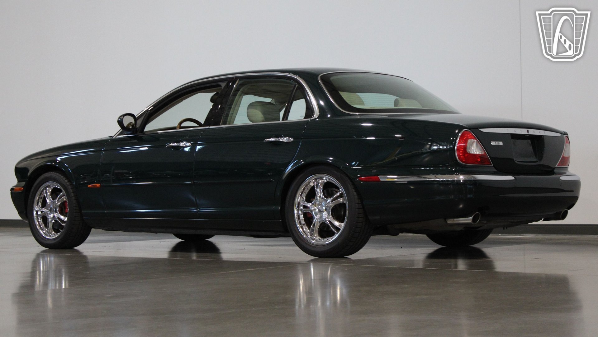 Used 2004 Jaguar XJ8 RWD image 34