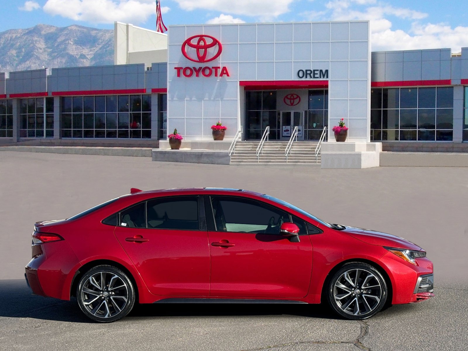 Used 2020 Toyota Corolla SE w/ SE Premium Package image 2