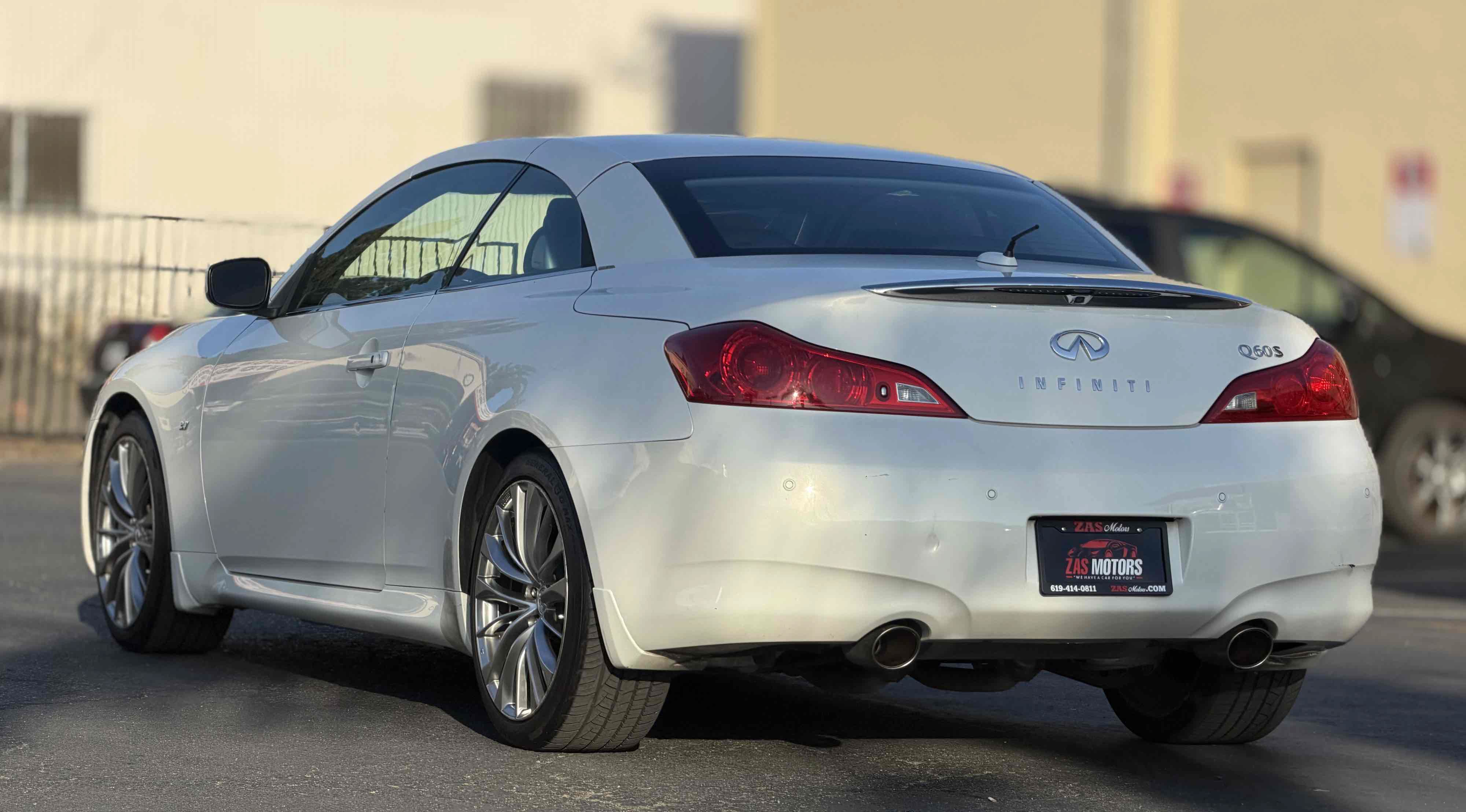 Used 2014 INFINITI Q60 Convertible w/ Premium Package RWD image 13