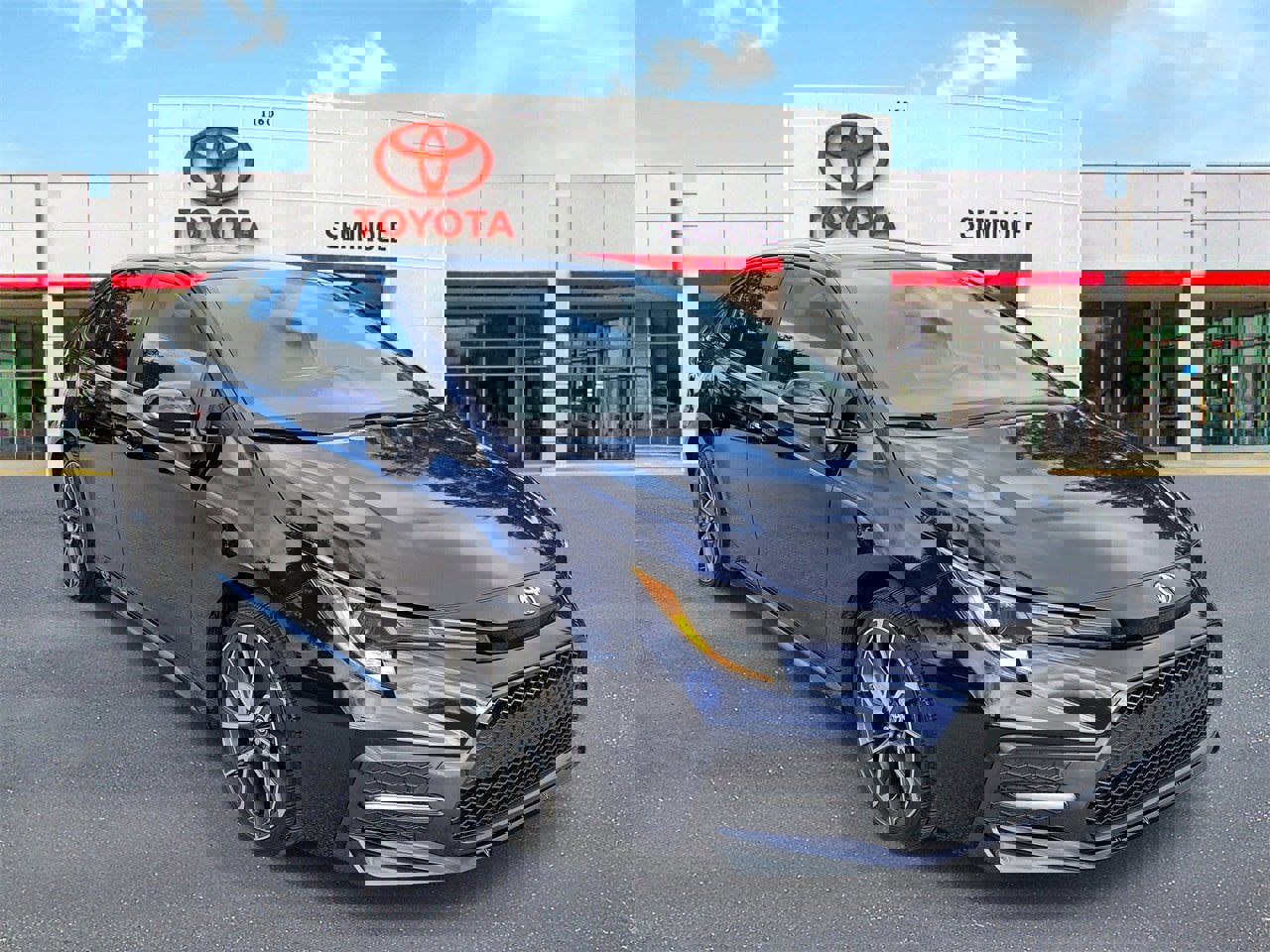 Used 2022 Toyota Corolla SE image 2