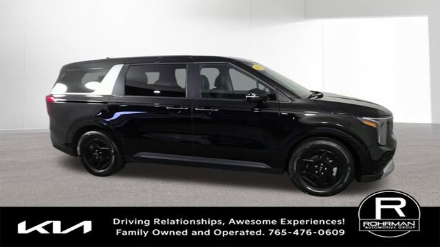 Used 2025 Kia Carnival FWD image 2