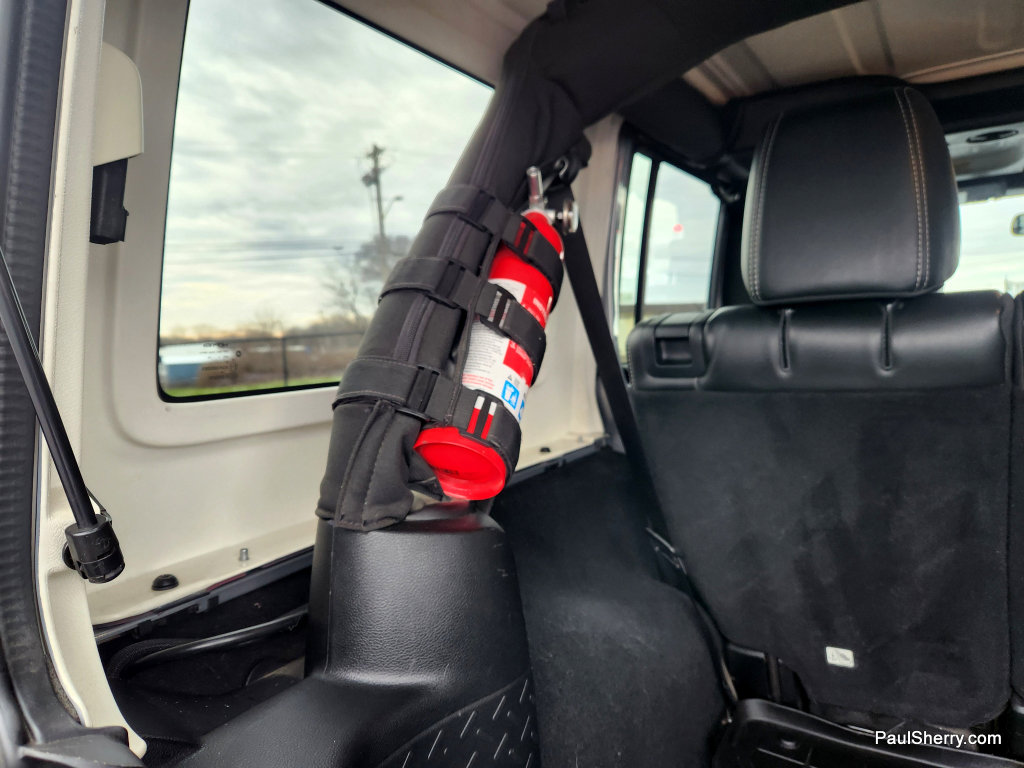 Used 2013 Jeep Wrangler Unlimited Rubicon w/ Connectivity Group image 24