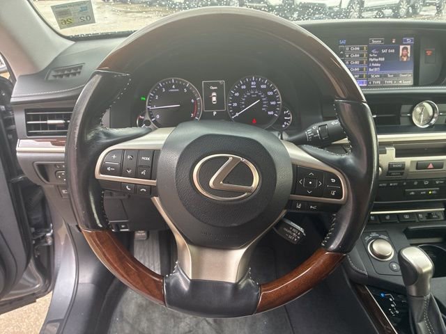 Used 2016 Lexus ES 350 w/ Luxury Package w/Wood Trim image 17