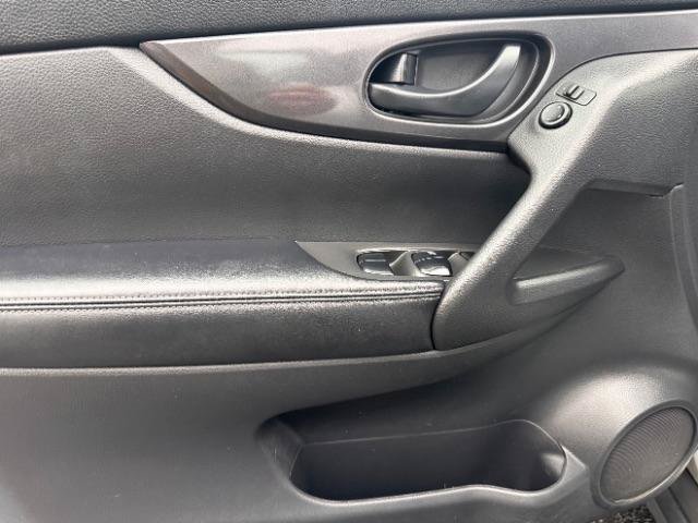 Used 2020 Nissan Rogue S AWD/4WD image 16