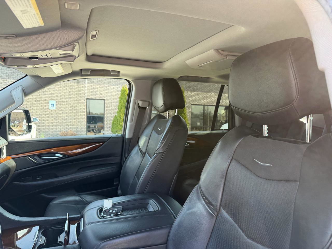 Used 2020 Cadillac Escalade Premium Luxury w/ Escalade Sport Edition image 13