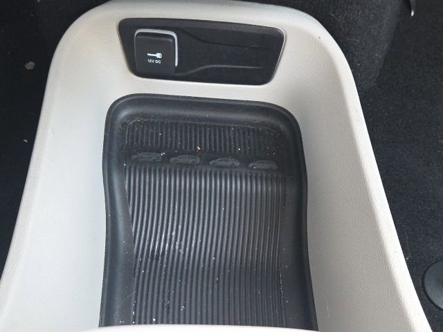 Used 2023 Chrysler Pacifica Touring-L image 31