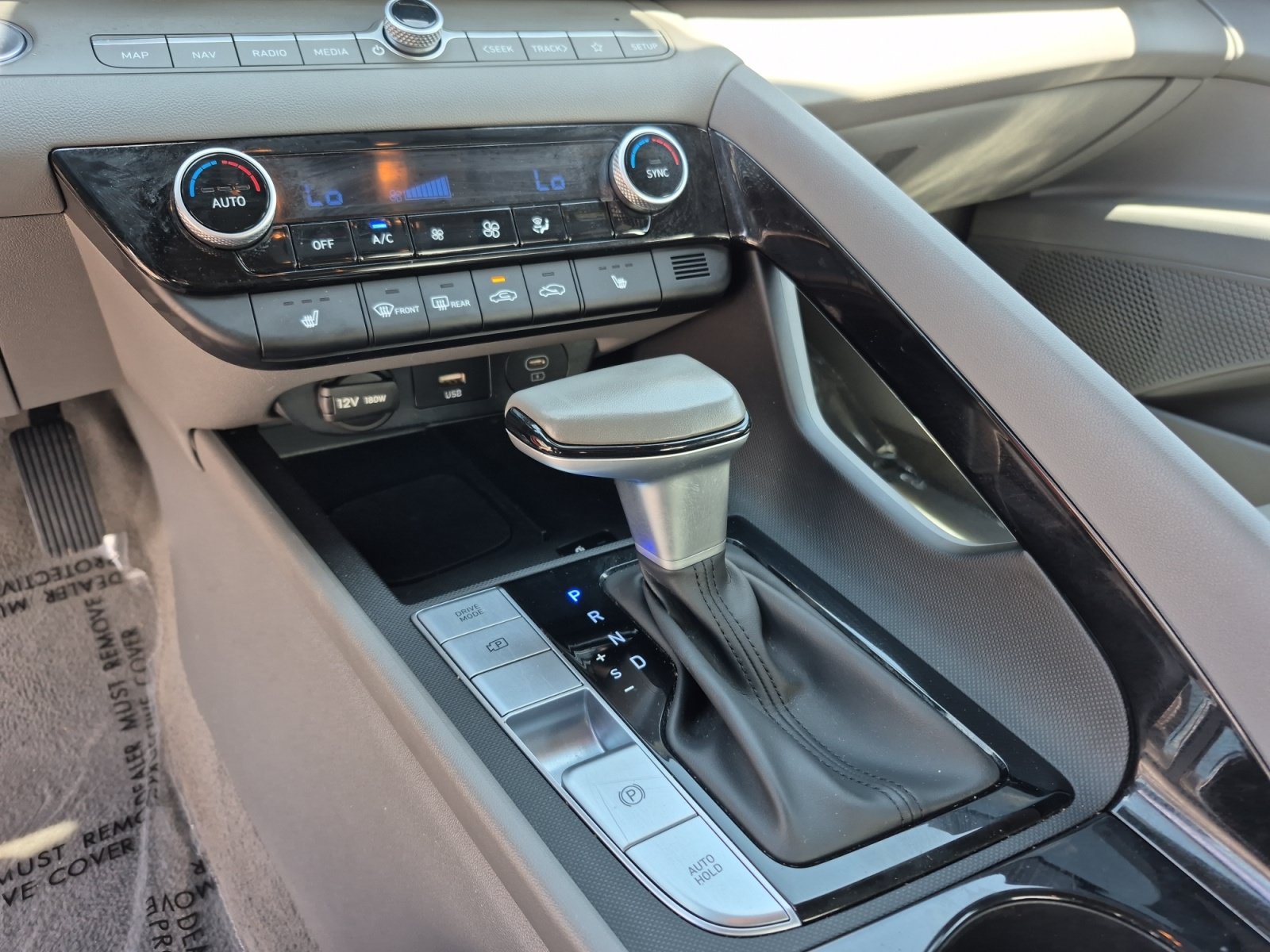 Used 2025 Hyundai Elantra SEL FWD image 12
