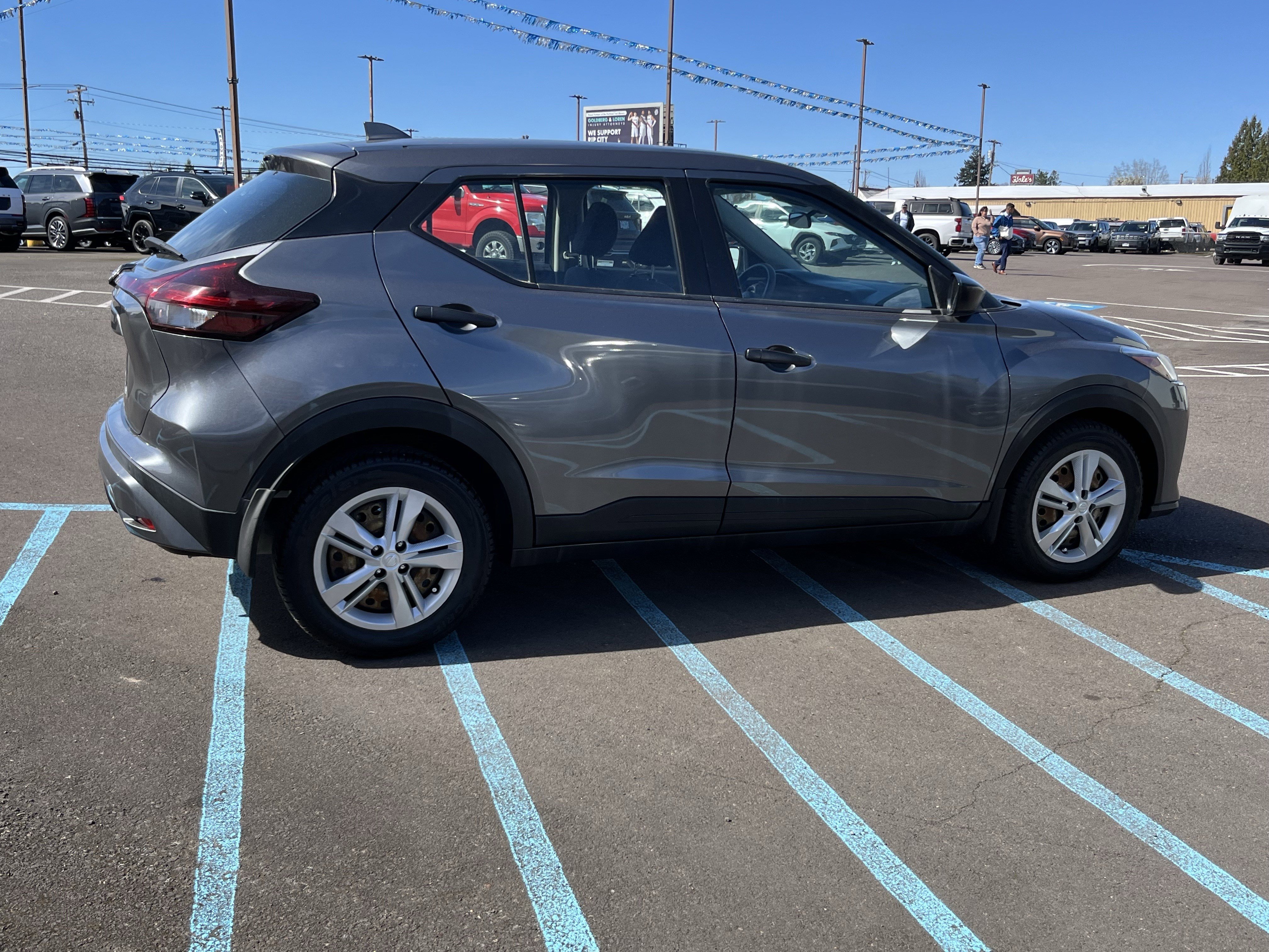 Used 2022 Nissan Kicks S image 6