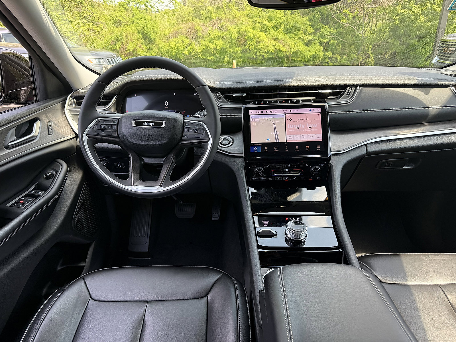 Certified 2023 Jeep Grand Cherokee Limited w/ Black Appearance Package AWD/4WD image 13