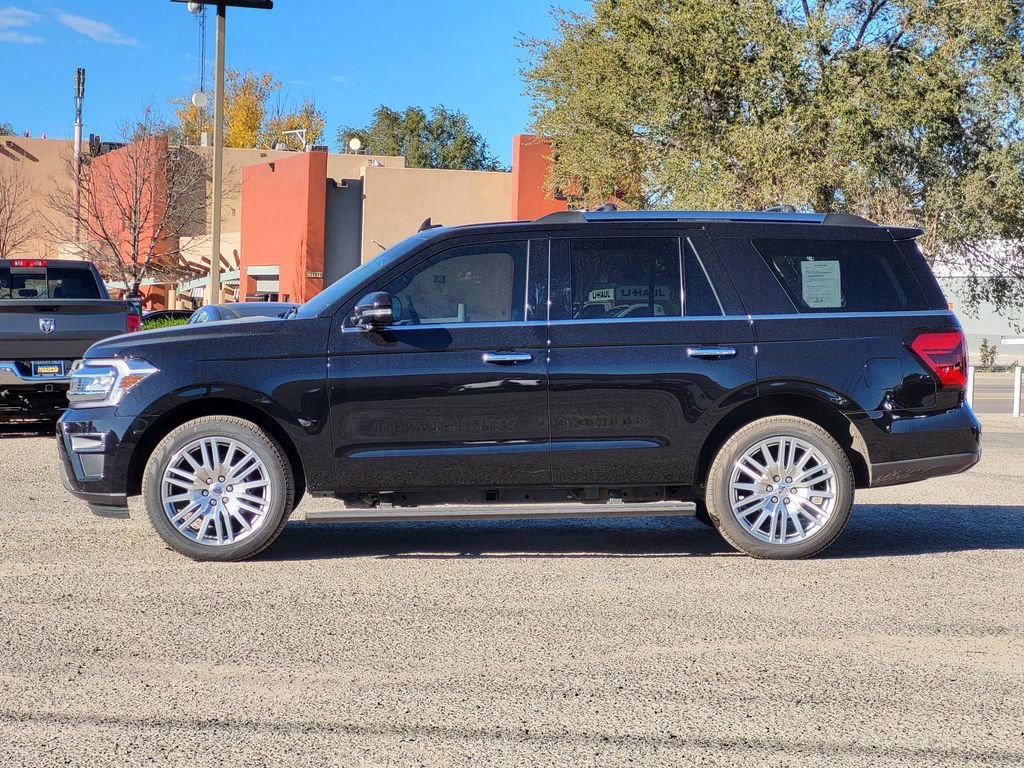 Used 2024 Ford Expedition Limited w/ Excursion Package image 4