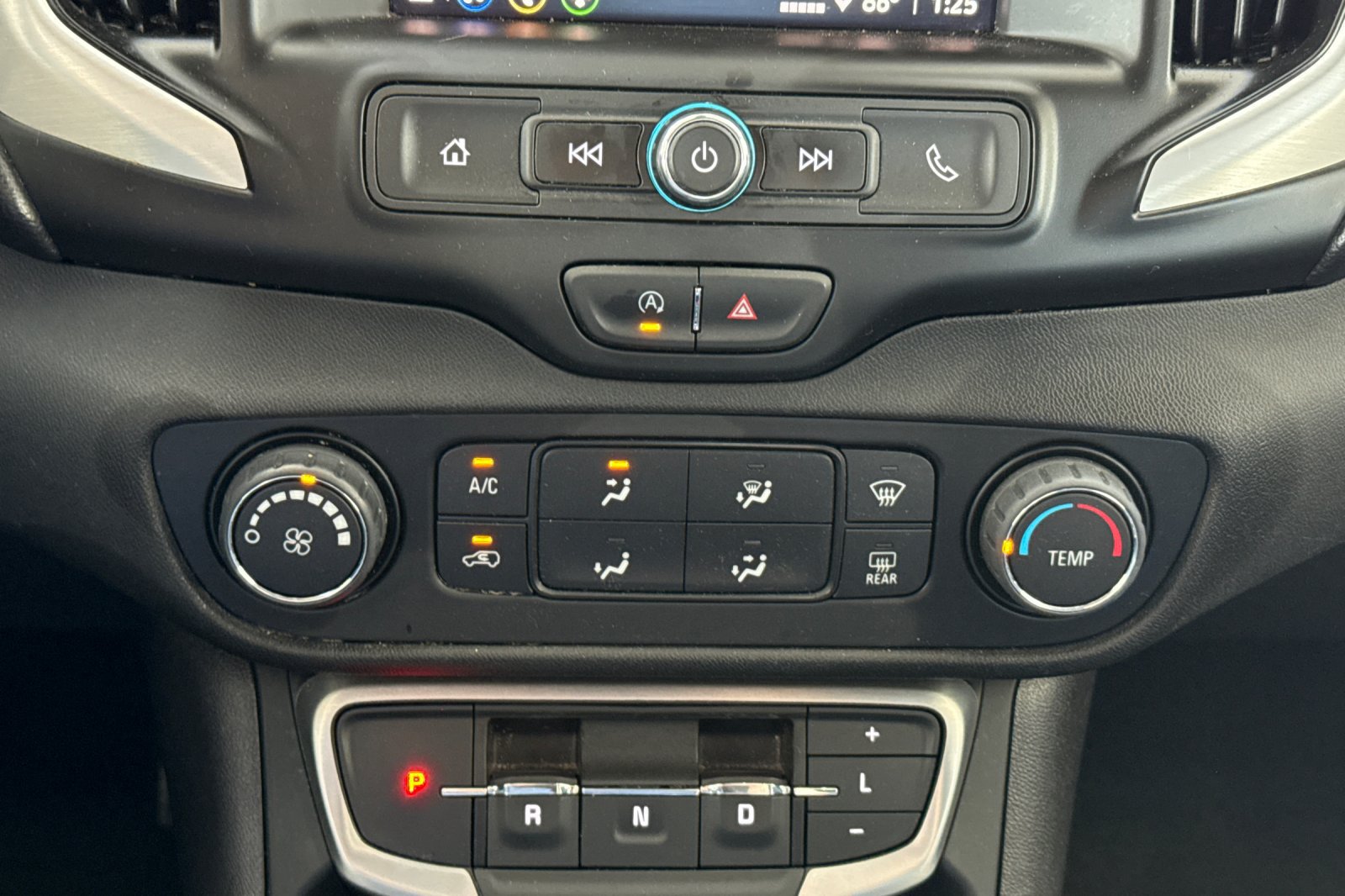 Used 2024 GMC Terrain SLE AWD/4WD image 30