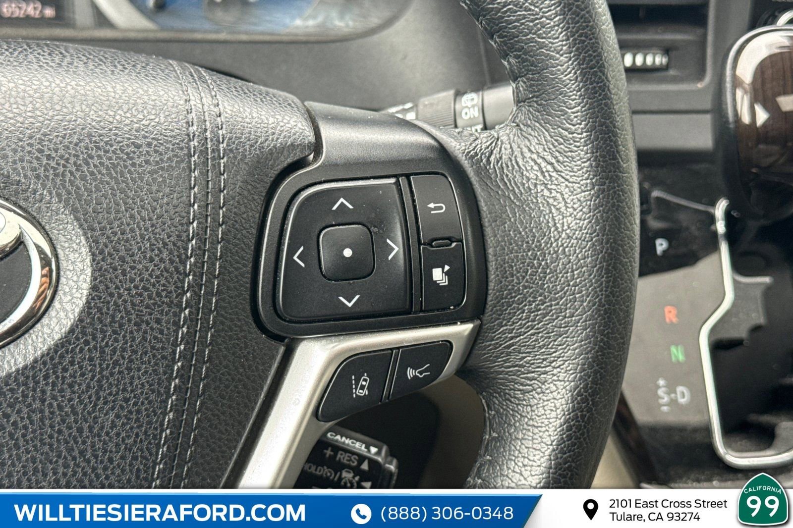 Used 2020 Toyota Sienna XLE w/ XLE Navigation Package FWD image 34