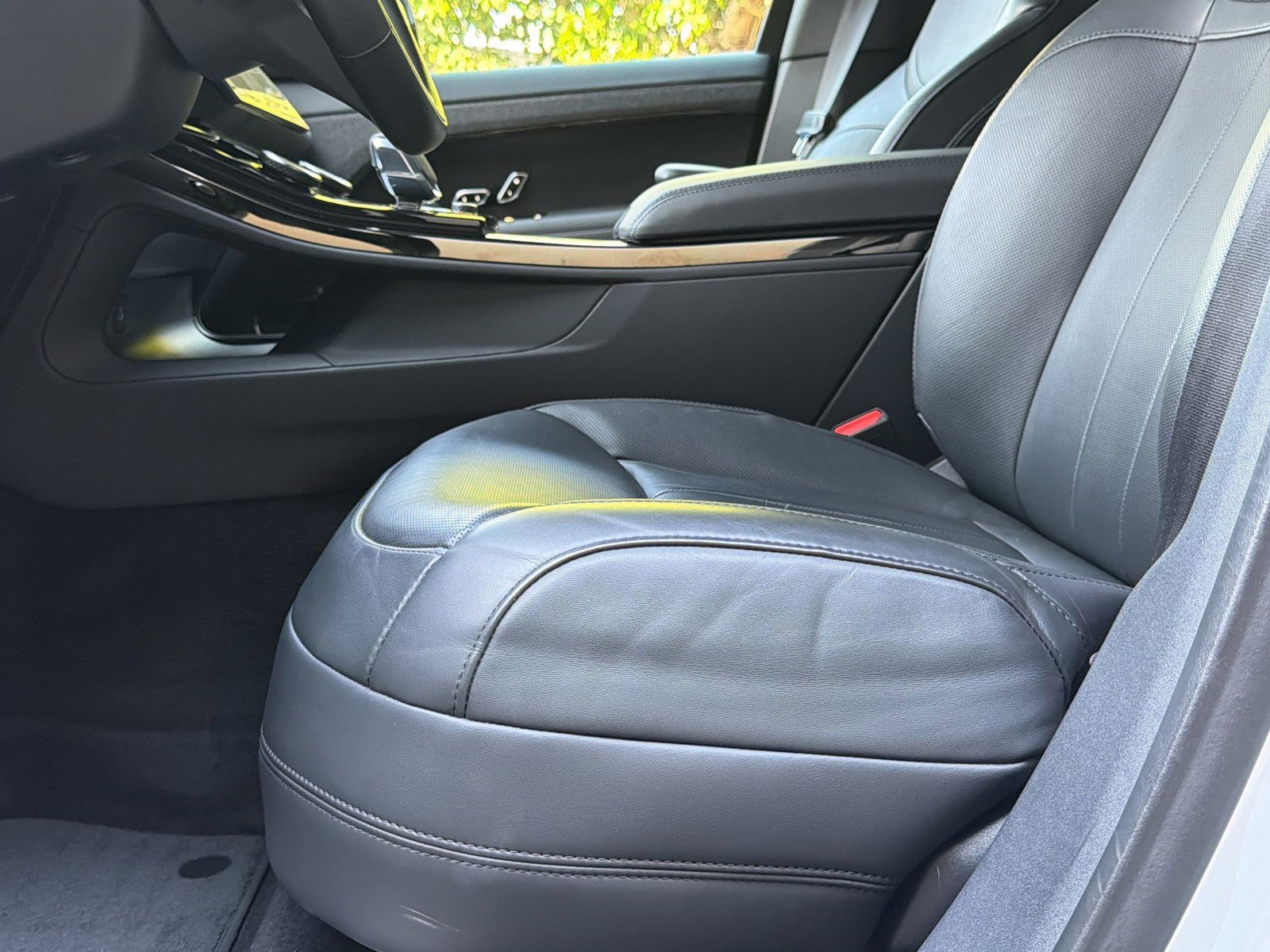 Used 2023 Land Rover Range Rover Sport SE image 14