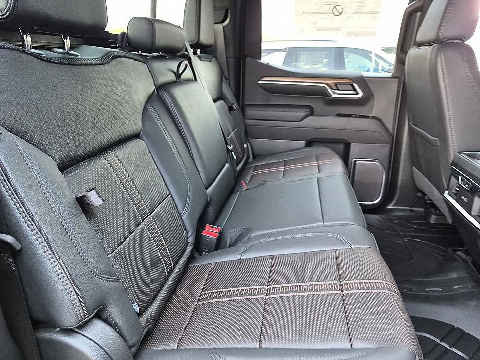 New 2026 Chevrolet Silverado 1500 High Country w/ High Country Premium Package AWD/4WD image 33