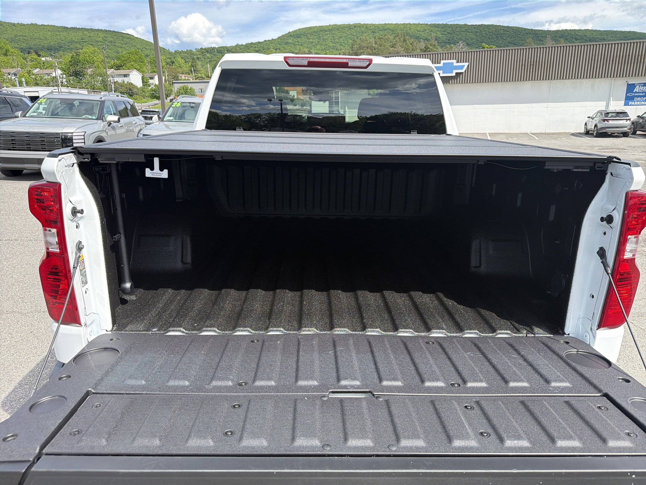 New 2026 Chevrolet Silverado 1500 Custom AWD/4WD image 18
