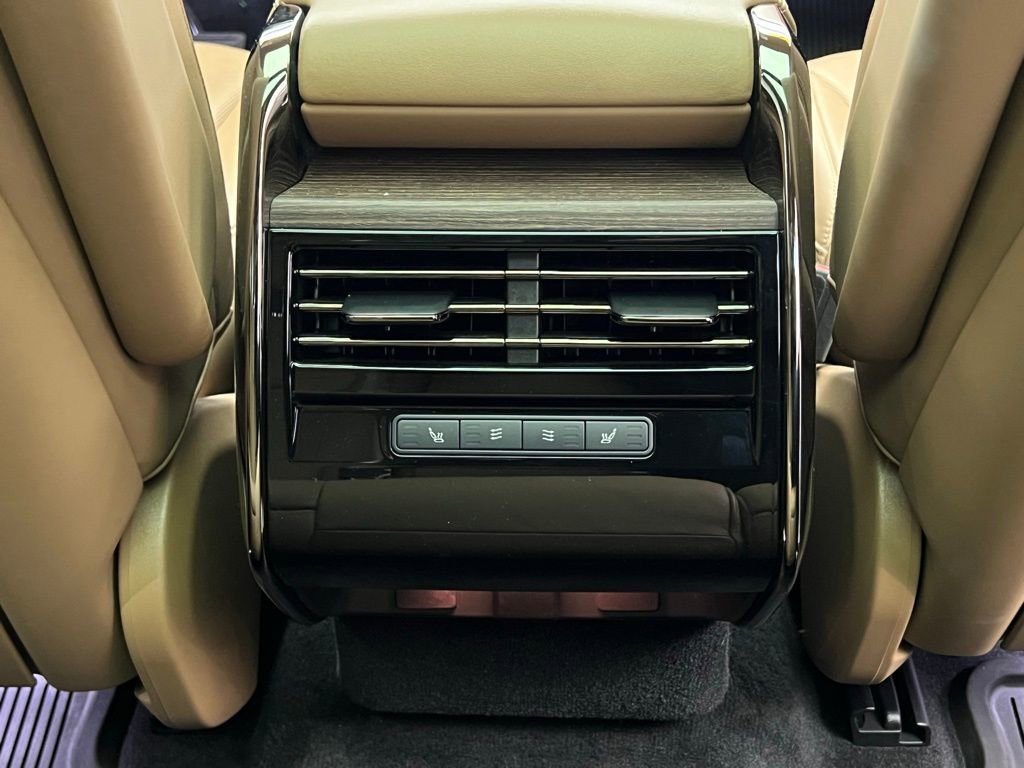 Used 2024 Land Rover Range Rover Sport SE image 9