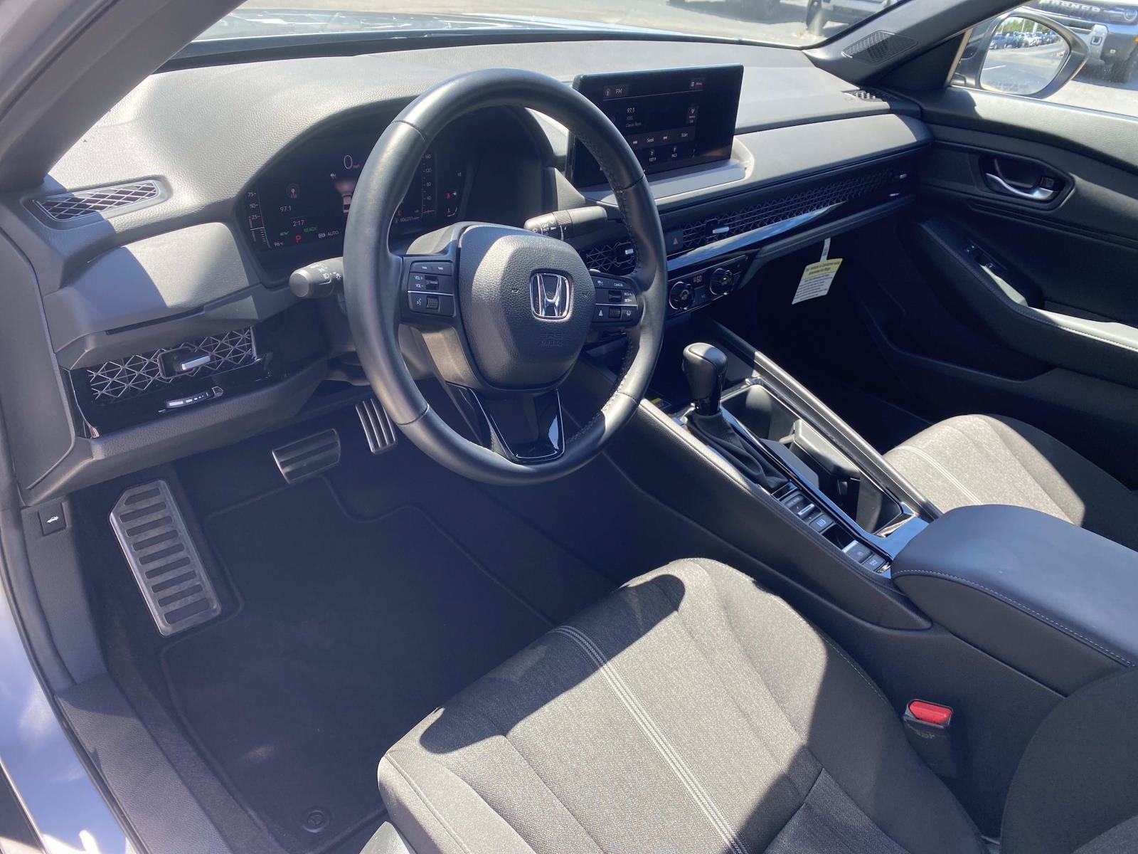Used 2025 Honda Accord Sport image 18