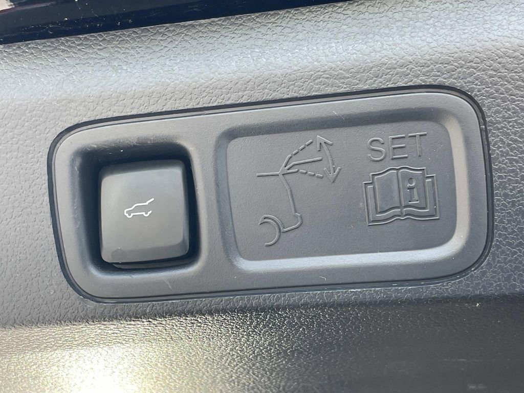 Used 2024 Ford Expedition Limited image 14