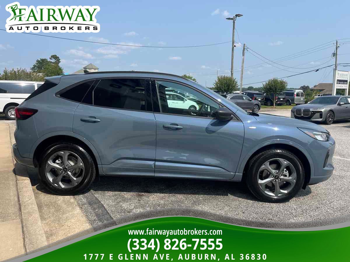 Used 2024 Ford Escape ST-Line w/ Tech Pack #1 image 5