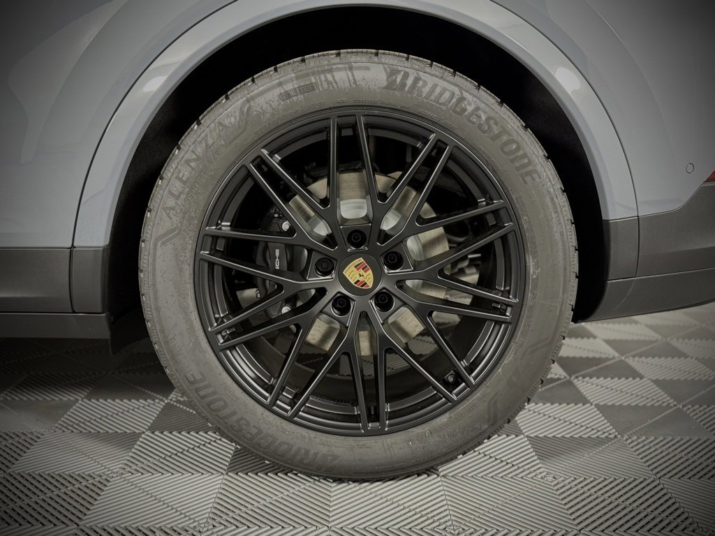 New 2026 Porsche Cayenne Coupe image 16