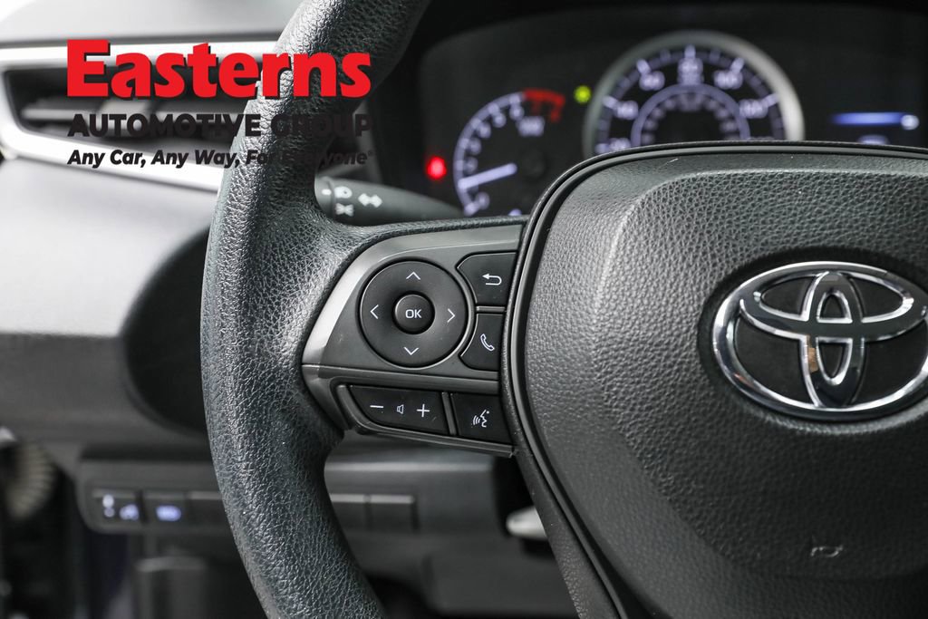 Used 2021 Toyota Corolla LE image 15