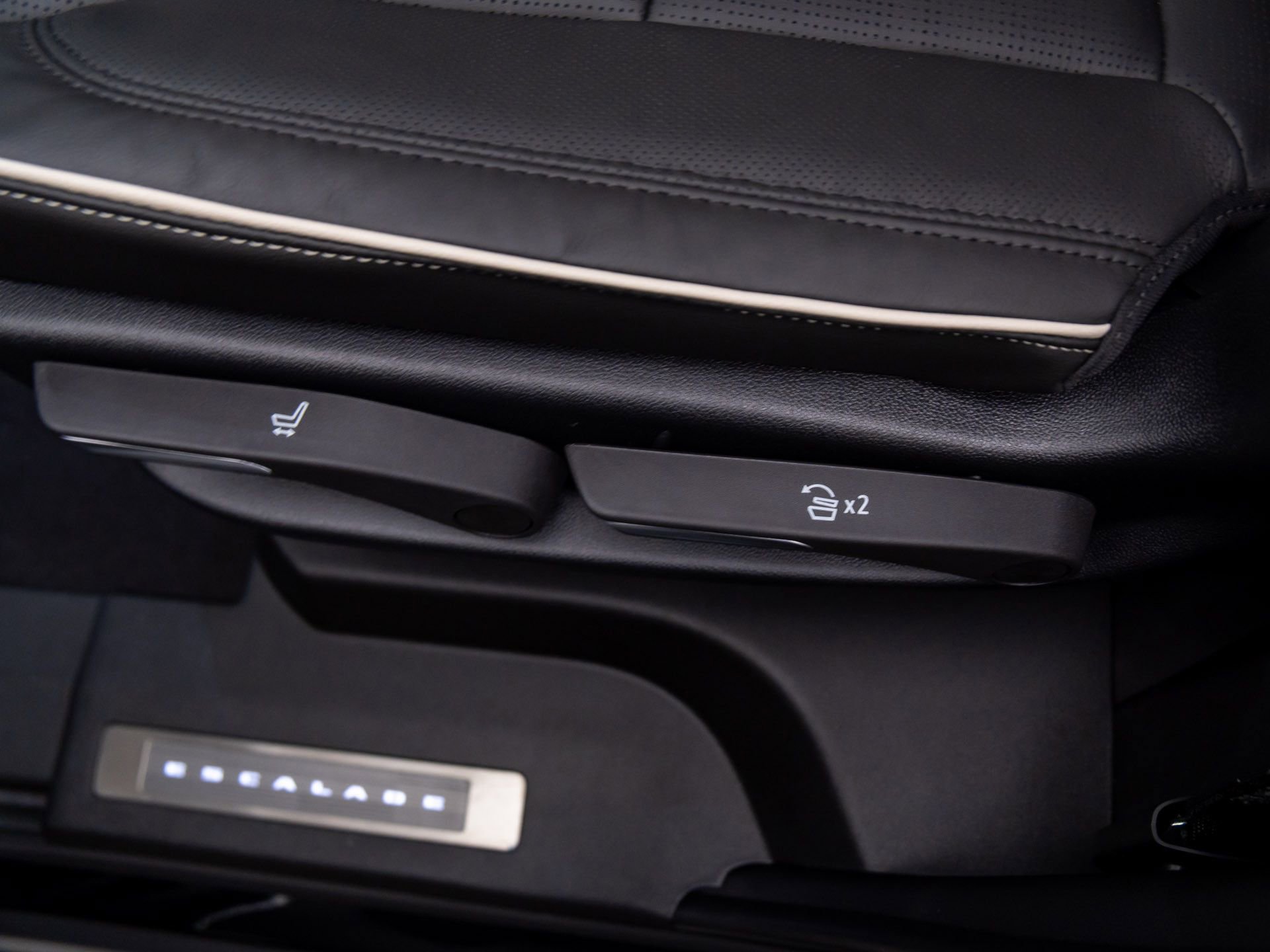 New 2026 Cadillac Escalade Luxury w/ Touring Package image 21