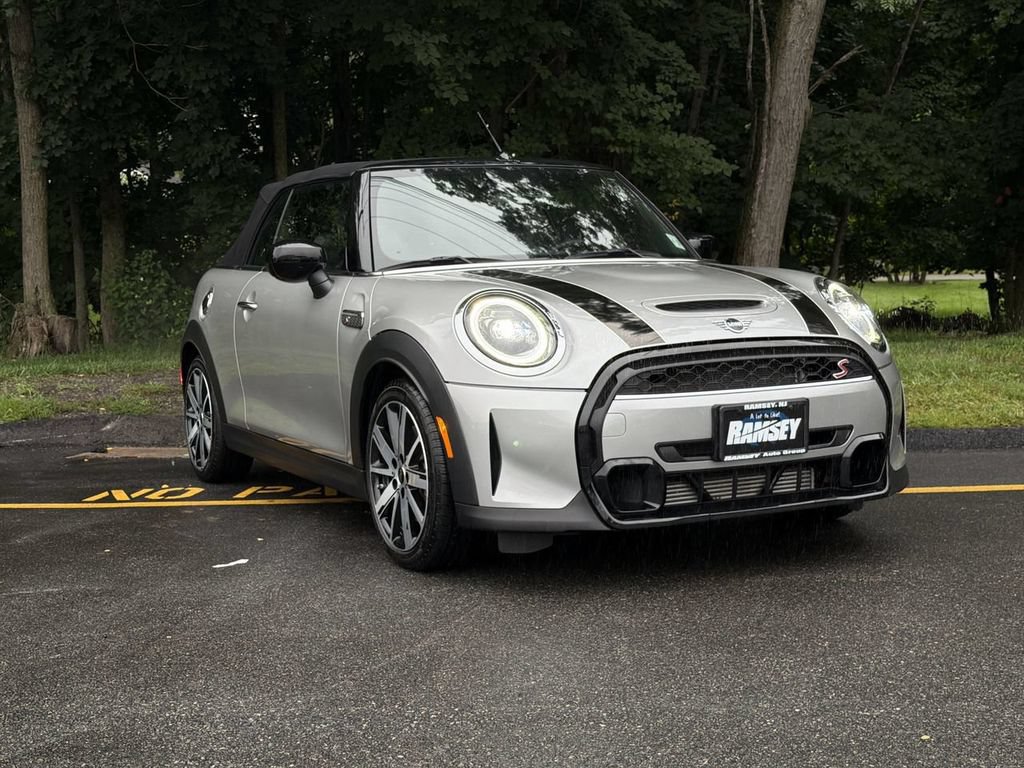 Used 2024 MINI Cooper S FWD image 1