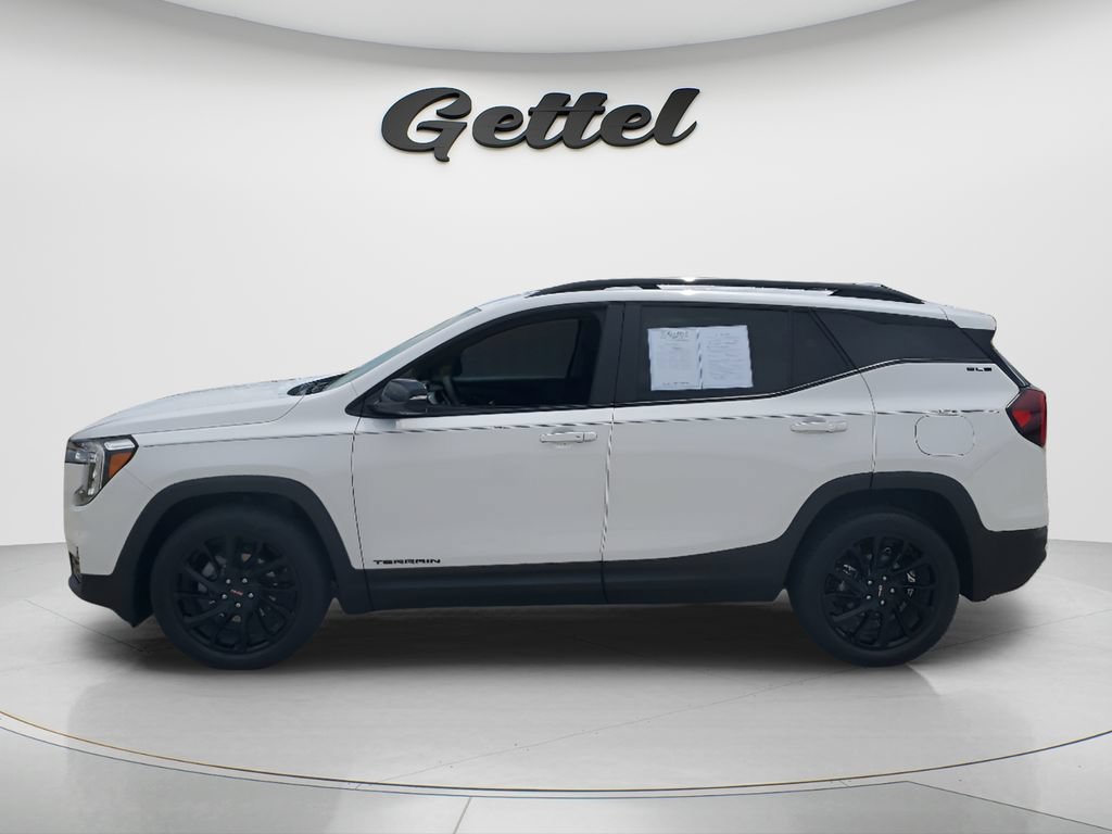 Used 2024 GMC Terrain SLE w/ Driver Convenience Package FWD image 8