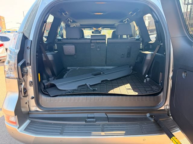 Certified 2023 Lexus GX 460 Premium w/ Premium Package AWD/4WD image 32